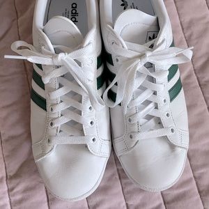 Men’s Adidas Shoes Size 9